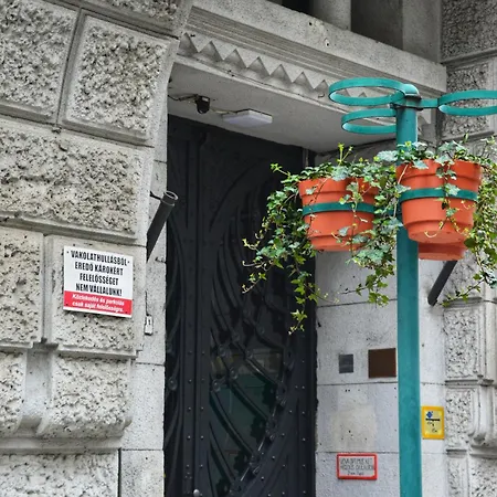 布达佩斯中央公寓 公寓 *